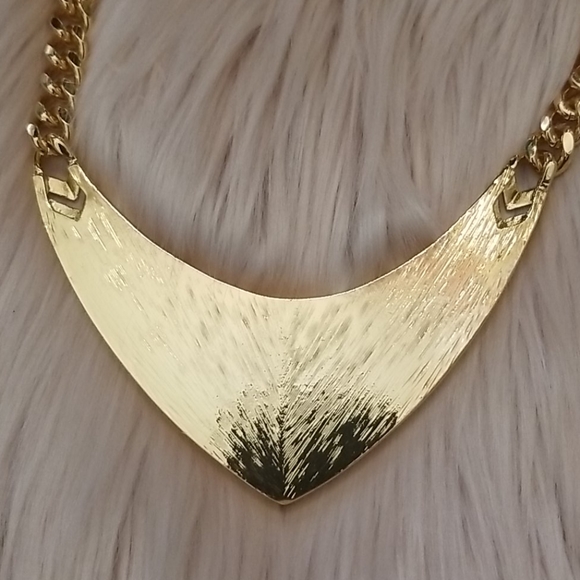 Vince Camuto Zebra Gold Chain Statement Necklace - Picture 6 of 11